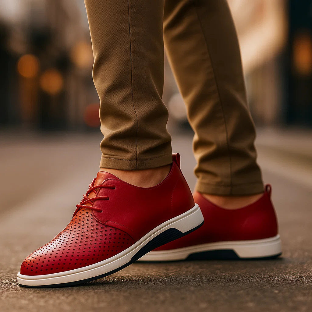 Herresko med slip-on design, ventileret overdel og Grip-Edge sål