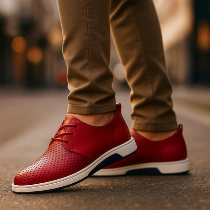 Herresko med slip-on design, ventileret overdel og Grip-Edge sål