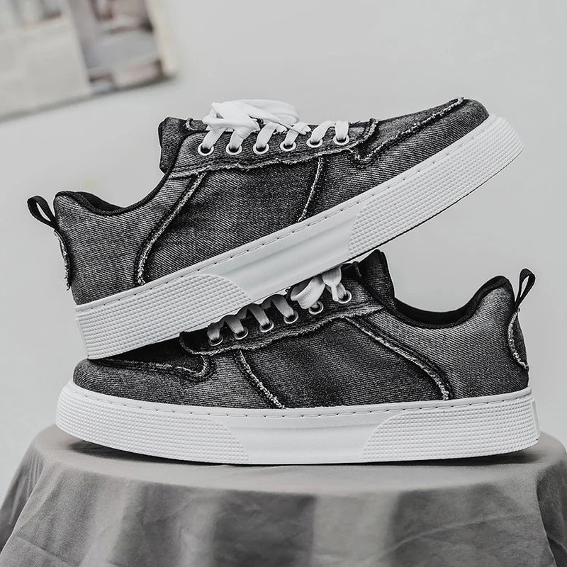 Sneakers da Uomo Low Top con Finitura Lavata e Chiusura a Lacci