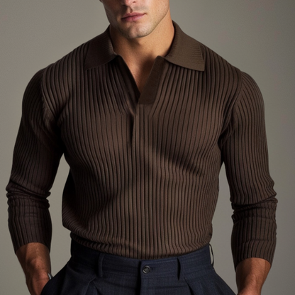 Maglione marrone a coste su uomo elegante, moda maschile autunno, stile casual chic, abbigliamento moderno, tendenze moda 2023.