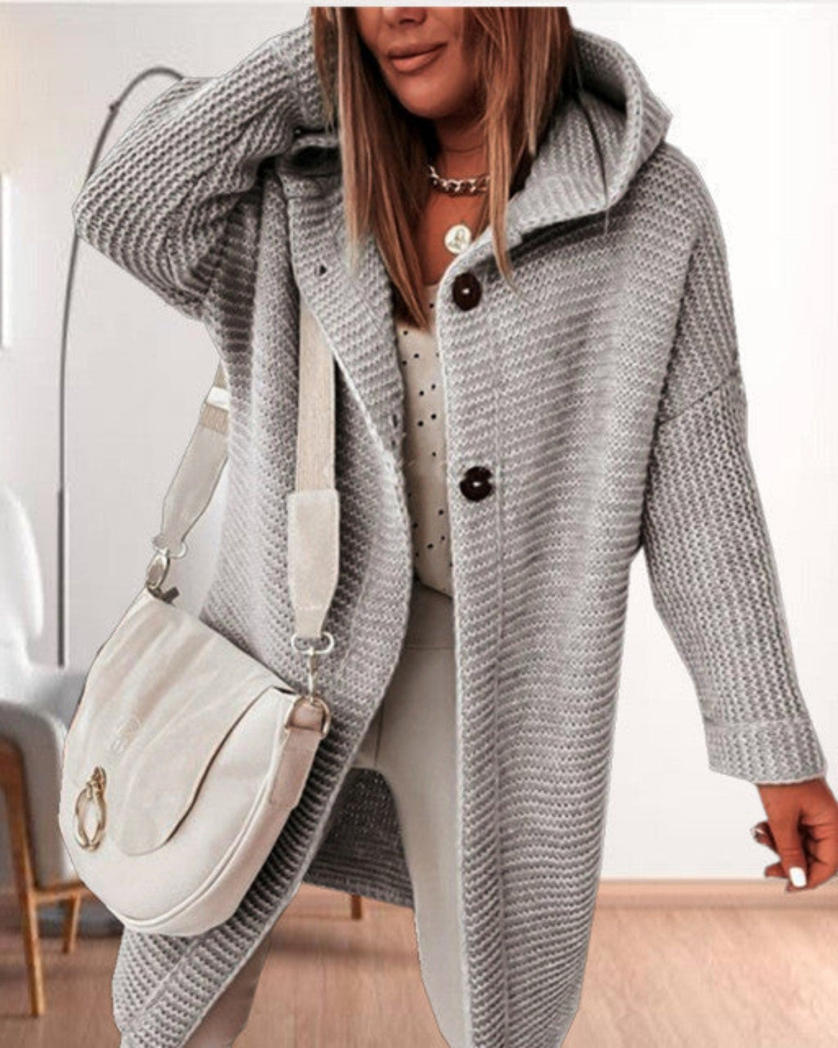 Giacca da Donna in Maglia con Cappuccio e Chiusura a Bottoni