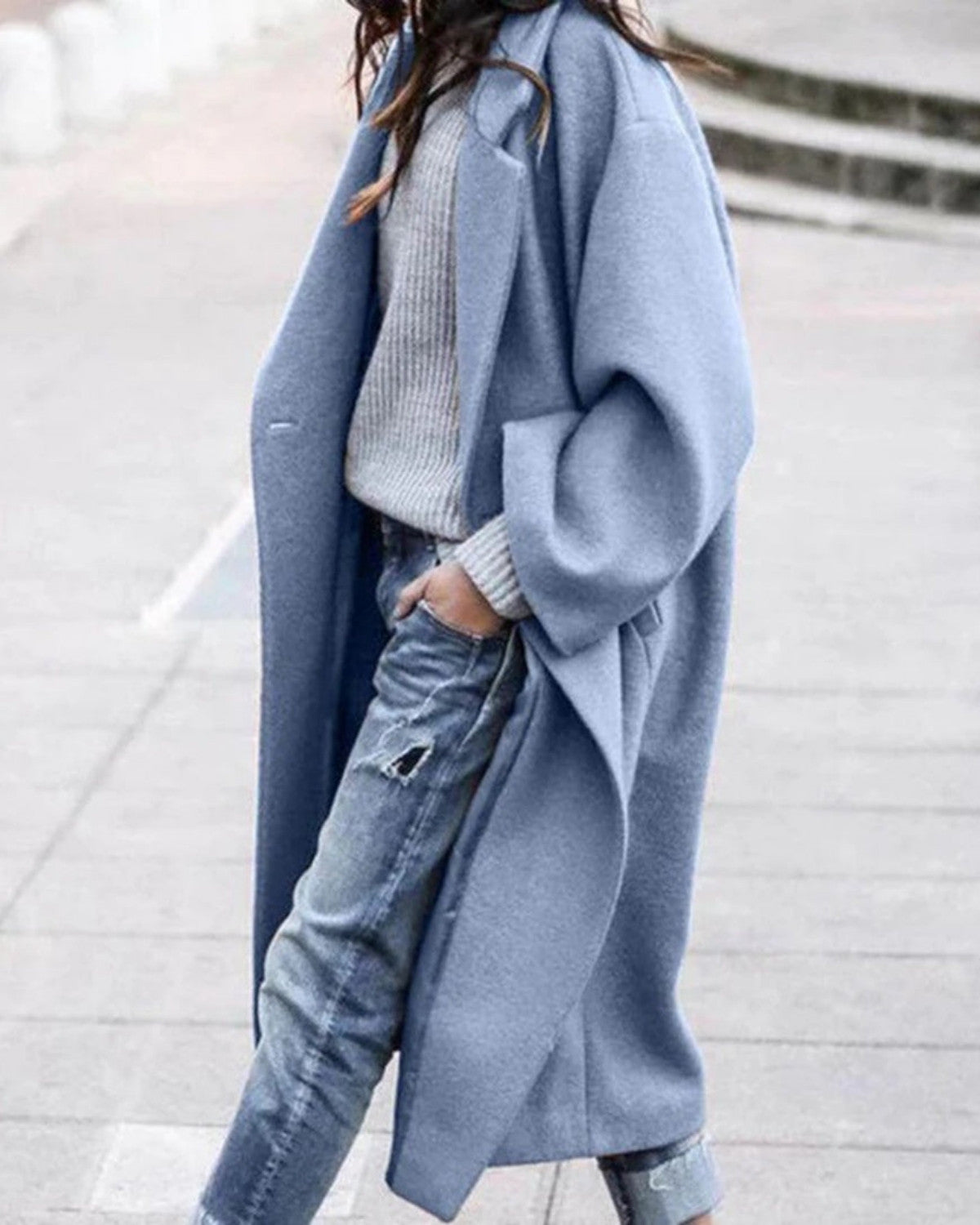 Cappotto Invernale da Donna con Collo Ampio e Lunghezza al Ginocchio