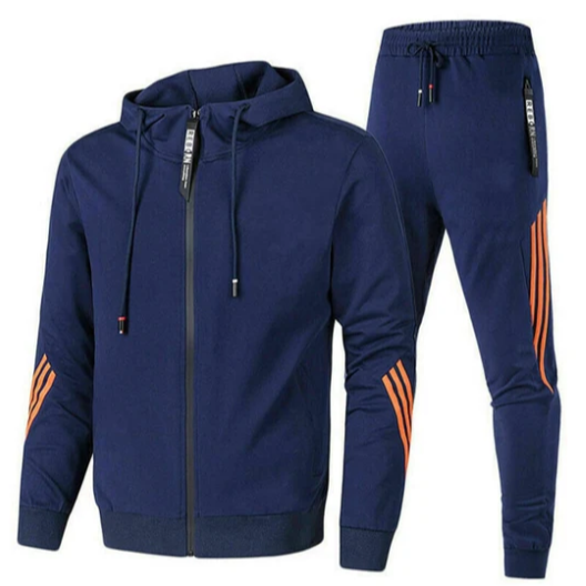 Tuta sportiva blu con cappuccio, zip frontale e strisce arancioni sulle maniche e sui pantaloni. Abbigliamento casual uomo, moda fitness.