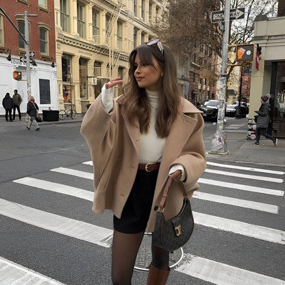 Cappotto Invernale Oversize da Donna con Chiusura a Bottoni e Interno Morbido