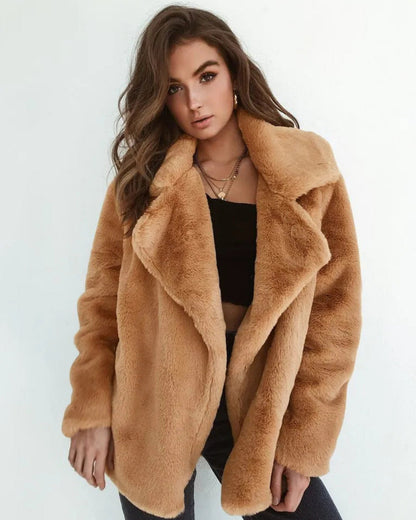 Cappotto Invernale da Donna in Tessuto Peluche con Rever