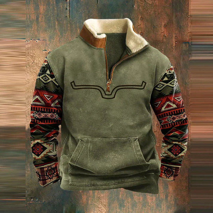 Maglione invernale uomo con zip, colore verde oliva, maniche con motivo etnico multicolore, tasca frontale, stile casual e caldo.
