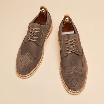Scarpe da Uomo Stringate con Punta a Coda di Rondine e Dettagli Brogue