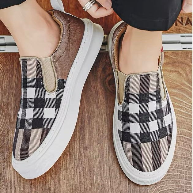 Men's Slip-On Sneakers with Plaid Pattern and Padded Insole