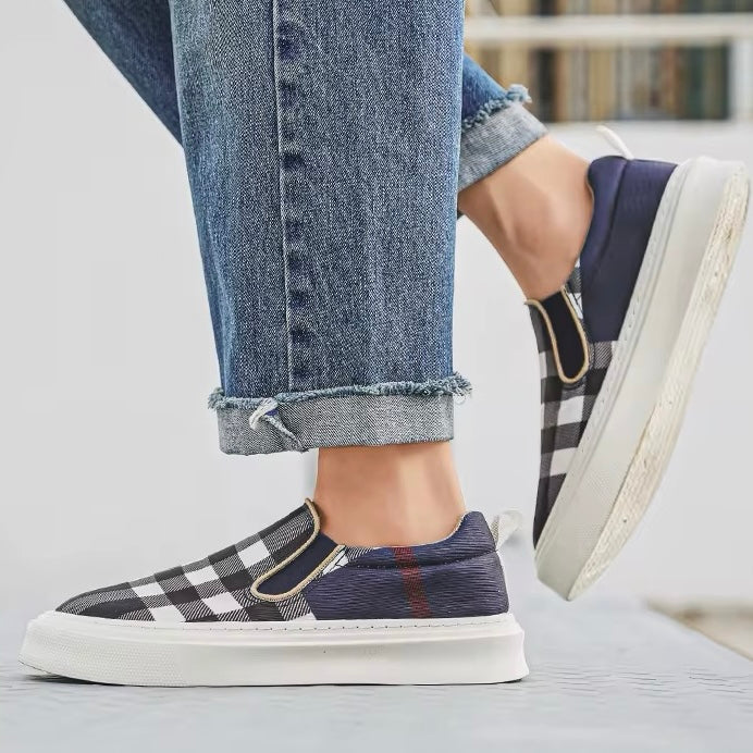 Men's Slip-On Sneakers with Plaid Pattern and Padded Insole