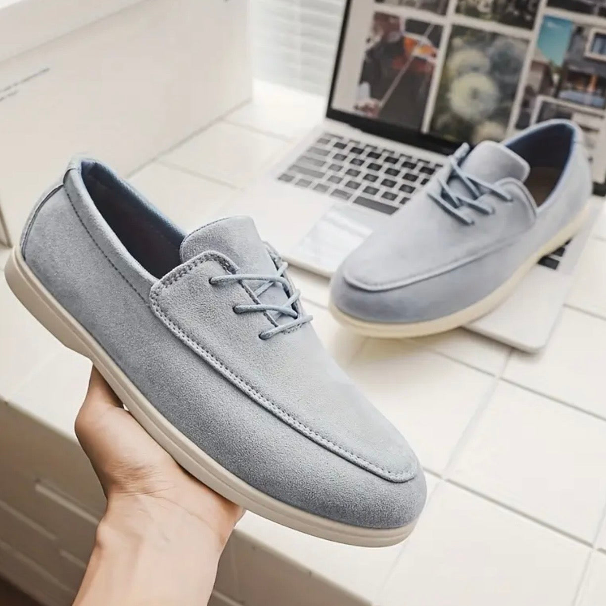 Herremokkasiner i ruskind med polstret indlægssål og skridsikker ydersål