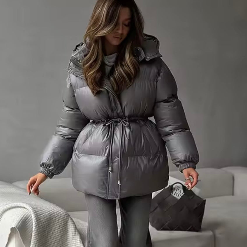 Chaqueta acolchada de invierno para mujer con cintura ajustable y cuello alto