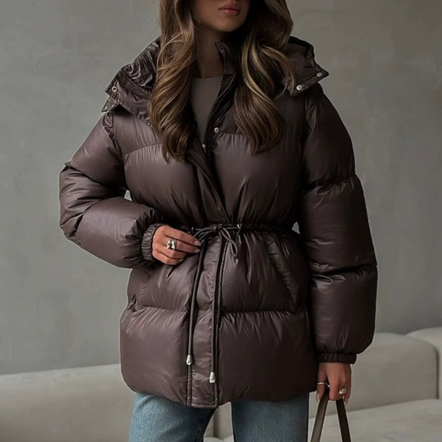 Chaqueta acolchada de invierno para mujer con cintura ajustable y cuello alto