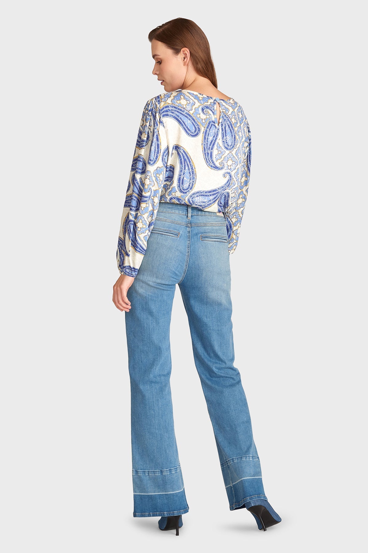 Jeans a Gamba Larga da Donna con Cucitura Frontale a V