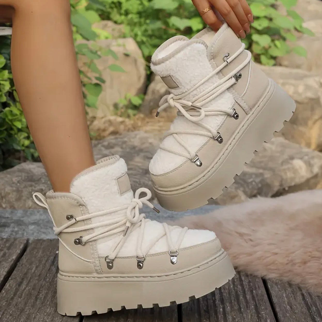 Dames vinterstøvler med forhøjet platform og polstret indersål
