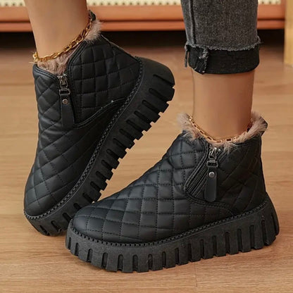 Dames vinterstøvler med quiltet overdel og sidelås