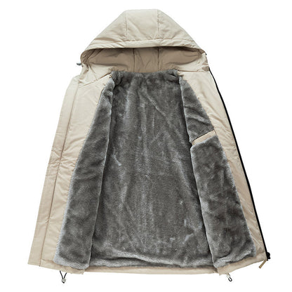 Giacca invernale beige con cappuccio, interno in pelliccia sintetica grigia, ideale per il freddo. Abbigliamento caldo e alla moda.