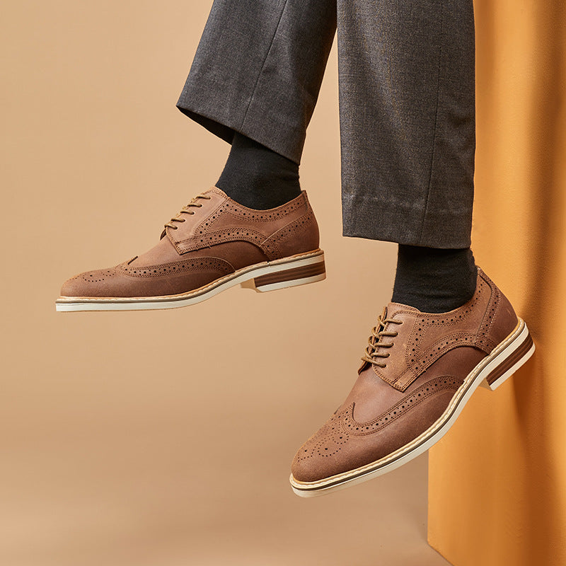Scarpe da Uomo Stringate con Punta a Coda di Rondine e Dettagli Brogue