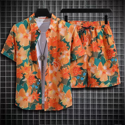 Completo estivo uomo con camicia e pantaloncini floreali arancioni su sfondo a griglia. Moda estiva, abbigliamento casual, stile tropicale.