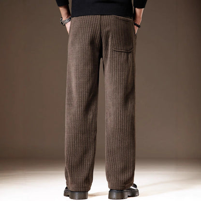 Pantaloni da Uomo in Velluto a Coste con Taglio Dritto e Multiple Tasche