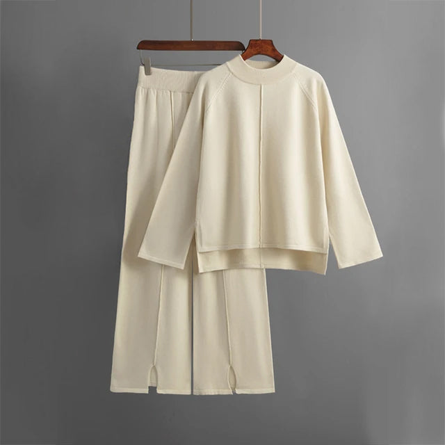 Komplet loungewear til kvinder med rundhalset sweater og bukser med vide ben