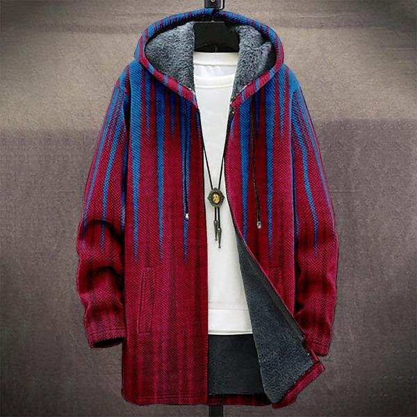 Giacca invernale con cappuccio, rosso e blu, foderata in pile, appesa su gruccia. Design casual, ideale per moda uomo autunno inverno.