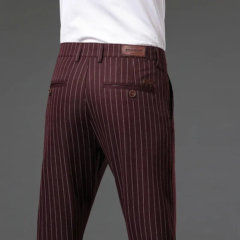 Pantaloni da Uomo a Righe Sottili con Slim Fit e Vita Media