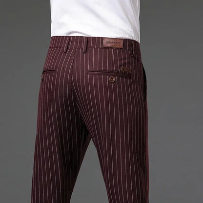 Pantaloni da Uomo a Righe Sottili con Slim Fit e Vita Media