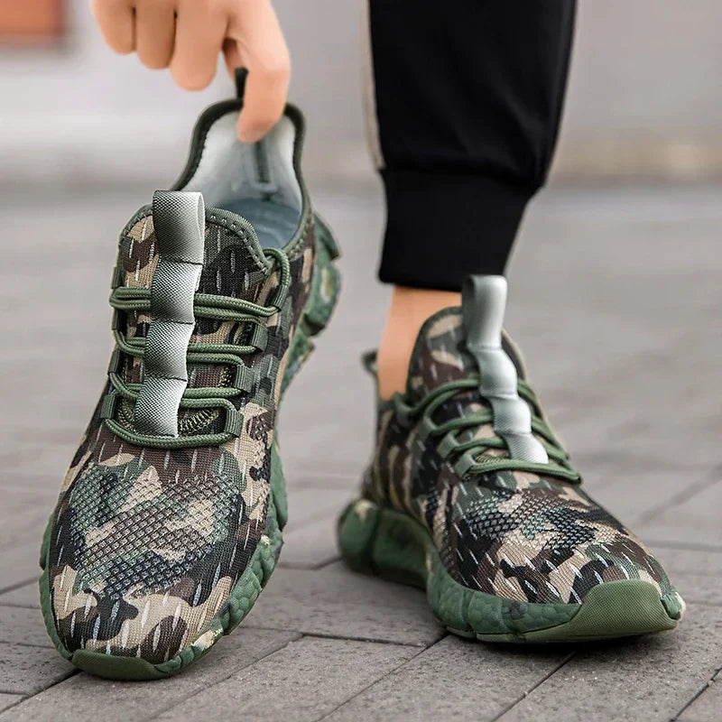 Sneakers da Uomo Tomaia in Mesh Traspirante Design Camo Suola Spessa