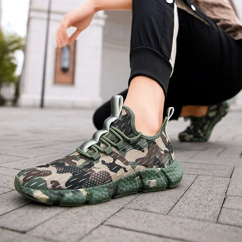 Sneakers da Uomo Tomaia in Mesh Traspirante Design Camo Suola Spessa
