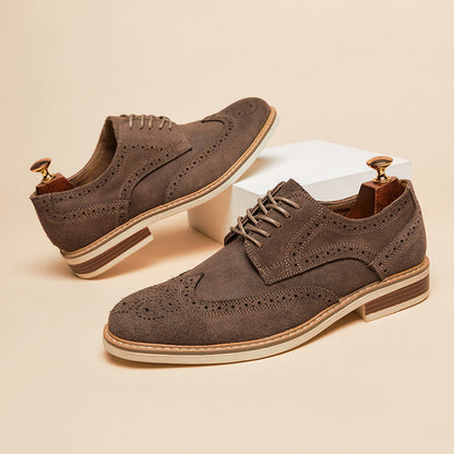 Scarpe da Uomo Stringate con Punta a Coda di Rondine e Dettagli Brogue