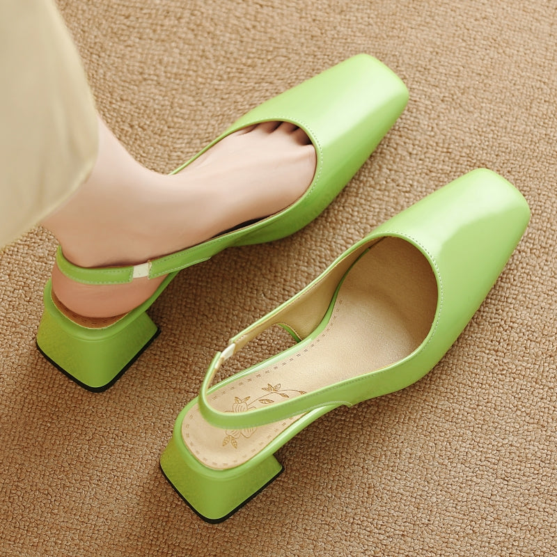 Décolleté Slingback da Donna Punta Quadrata Tacco a Blocco Finitura Lucida