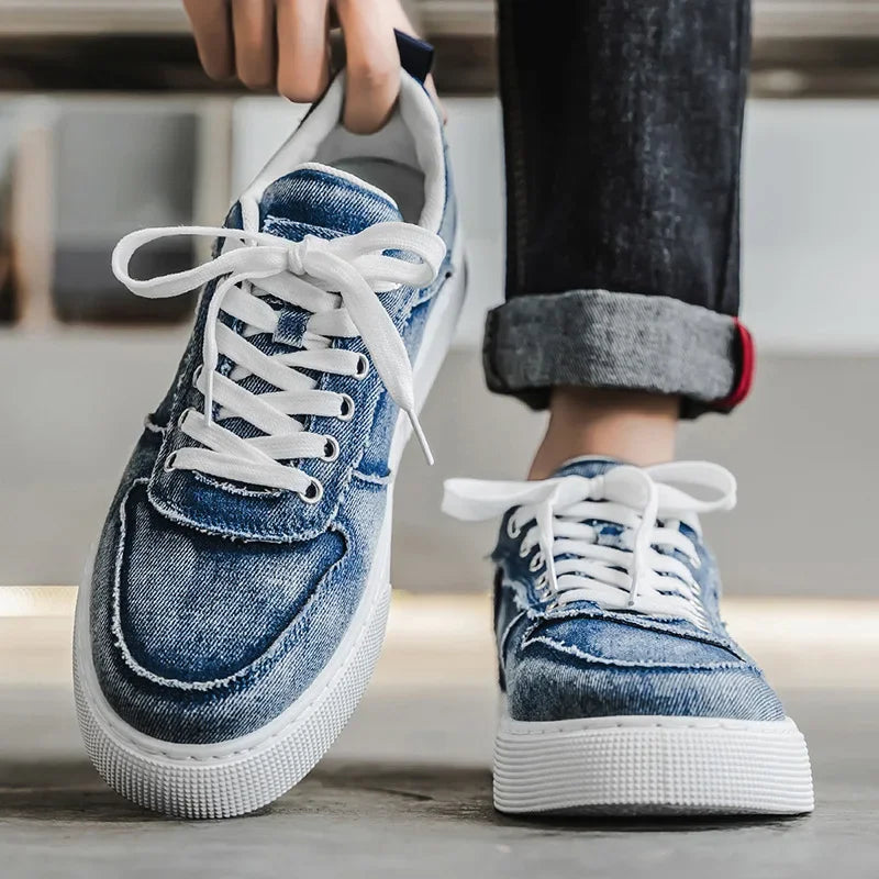 Sneakers da Uomo Low Top con Finitura Lavata e Chiusura a Lacci