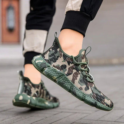 Sneakers da Uomo Tomaia in Mesh Traspirante Design Camo Suola Spessa