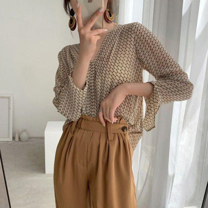 Blusa da Donna in Chiffon con Texture Semitrasparente, Maniche Morbide e Orlo Sartoriale