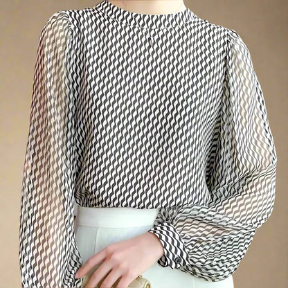 Blusa da Donna in Chiffon con Texture Semitrasparente, Maniche Morbide e Orlo Sartoriale