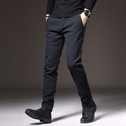 Pantaloni Slim Fit Eleganti e Versatili