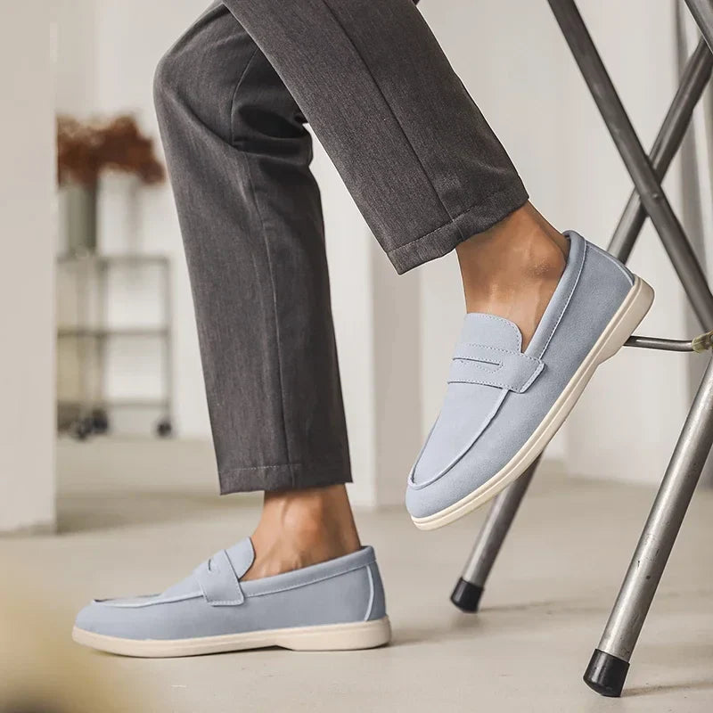 Mocassini da Uomo in Suede con Cuciture Artigianali e Soletta Imbottita