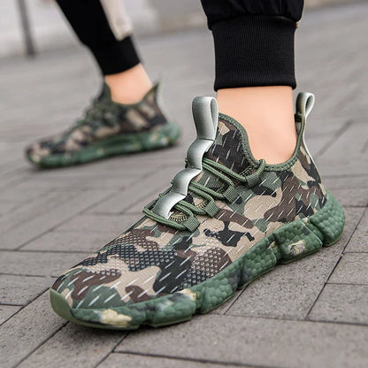 Sneakers da Uomo Tomaia in Mesh Traspirante Design Camo Suola Spessa