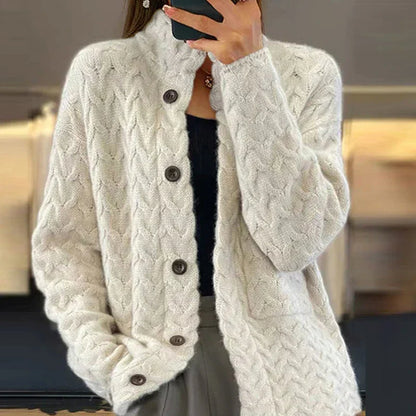 Cardigan in maglia caldo e morbido con vestibilità comoda ideale per l'autunno