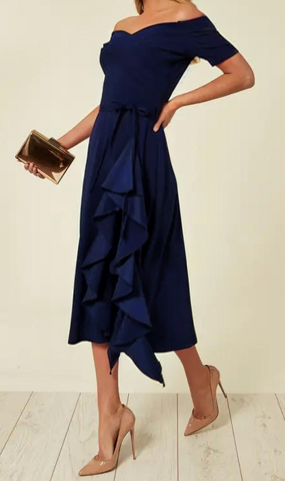 Elegante Abito Off-Shoulder con Vestibilità Sagomata