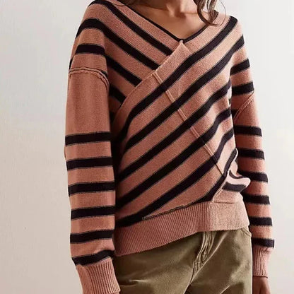 Maglione Donna in Maglia V-Neck con Vestibilità Slouch e Righe Diagonali