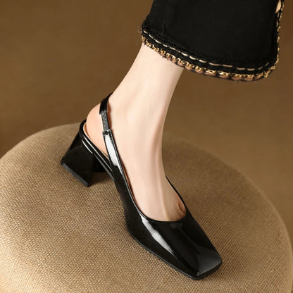 Décolleté Slingback da Donna Punta Quadrata Tacco a Blocco Finitura Lucida