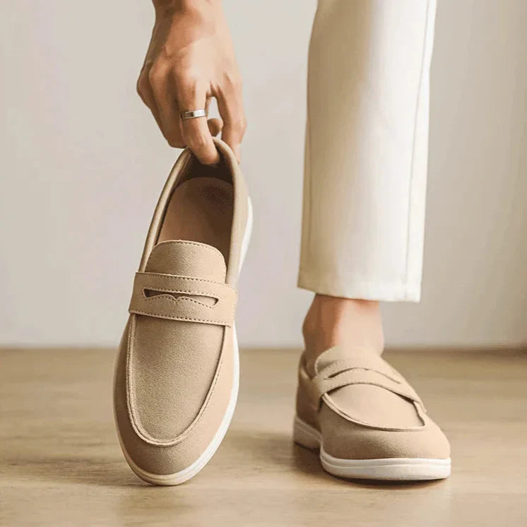 Mocassini da Uomo in Suede con Cuciture Artigianali e Soletta Imbottita