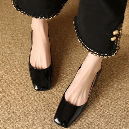 Décolleté Slingback da Donna Punta Quadrata Tacco a Blocco Finitura Lucida