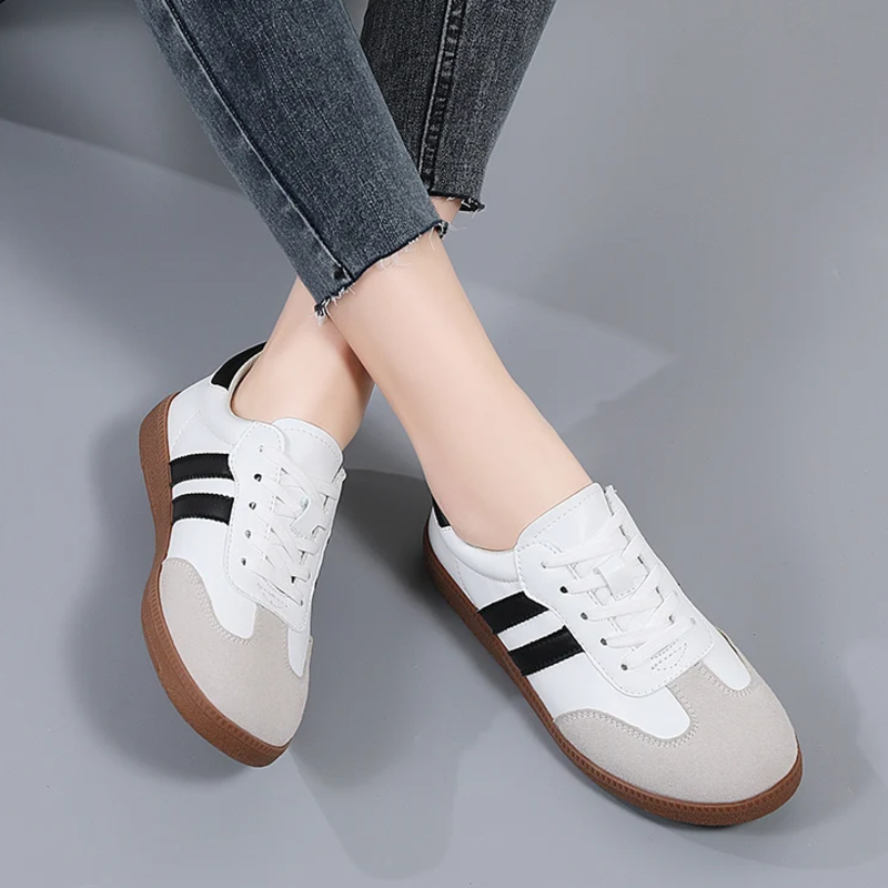 Damesneakers med lavt skaft med polstret indlægssål og polstret hæl