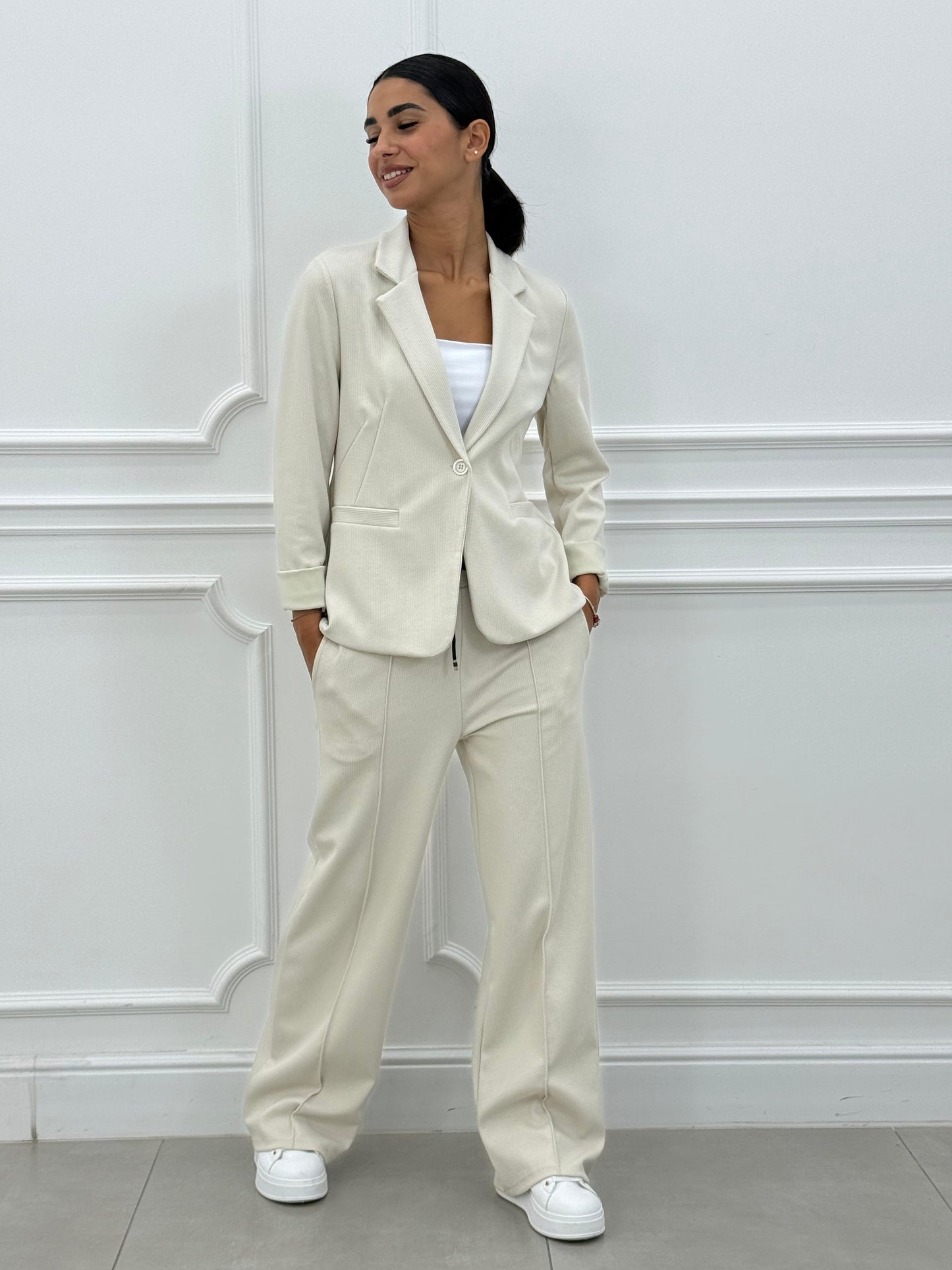 Damesæt i to dele med blazer og lange bukser