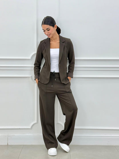 Damesæt i to dele med blazer og lange bukser