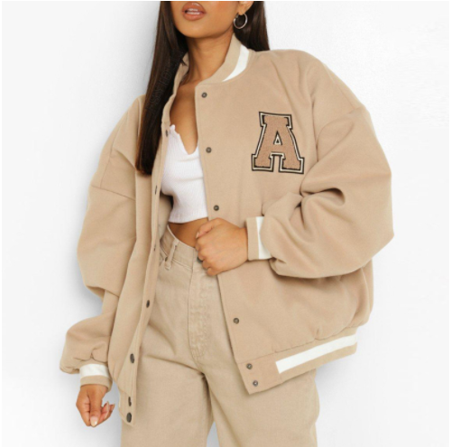 Chaqueta de invierno para mujer acolchada de forro polar con bordados y cierre de botones