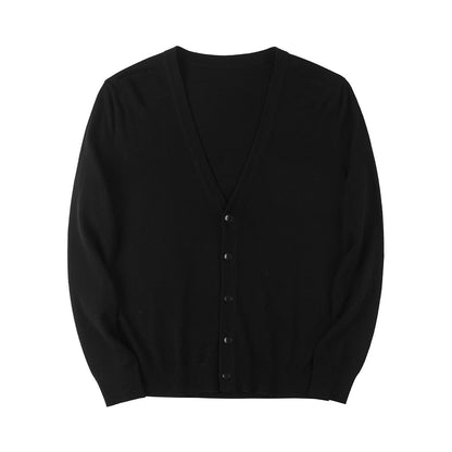 Cardigan nero in lana con scollo a V e bottoni, moda uomo, abbigliamento invernale elegante, maglione caldo e versatile per look casual e formali.