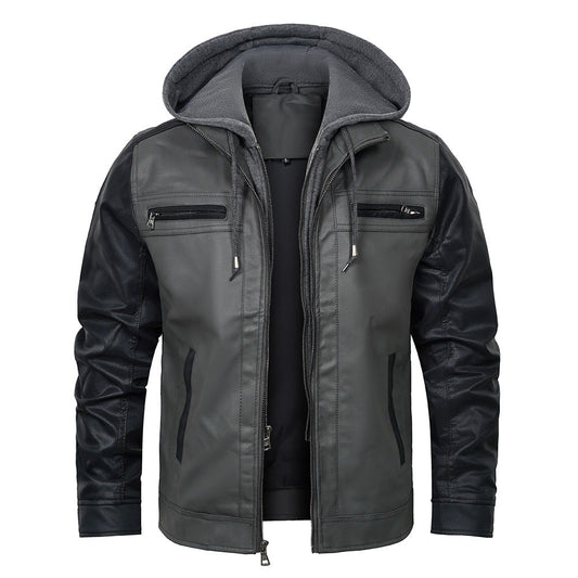 Giacca in pelle nera con cappuccio grigio, zip frontale, tasche multiple. Moda uomo, abbigliamento casual, giacca autunnale.